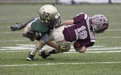 Children Should Avoid Tackle Football Before High School, Report Says