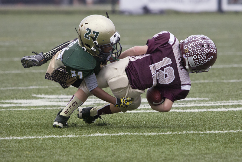 Children Should Avoid Tackle Football Before High School, Report Says